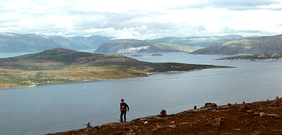Ostrov Skorpa a záliv Skerangen